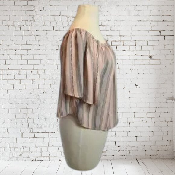 Timing Off Shoulder tie Back Crop - Picture 2 of 4